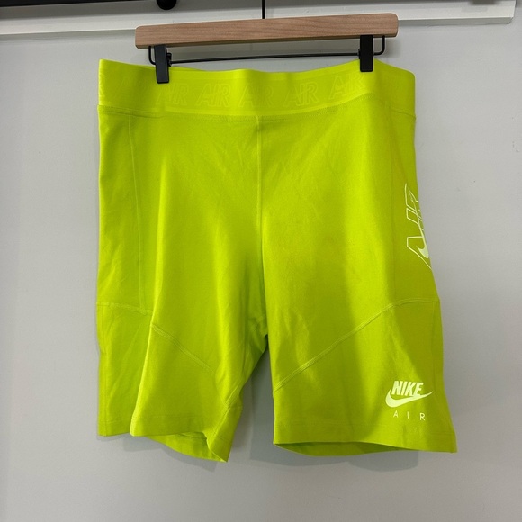 Nike NSW Air cycling shorts bright‎ green size 1X NWT - Picture 1 of 9